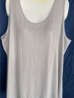 Travelers by Chicos size 3 Sleek Silver Shine Scoop Neck Tank Top